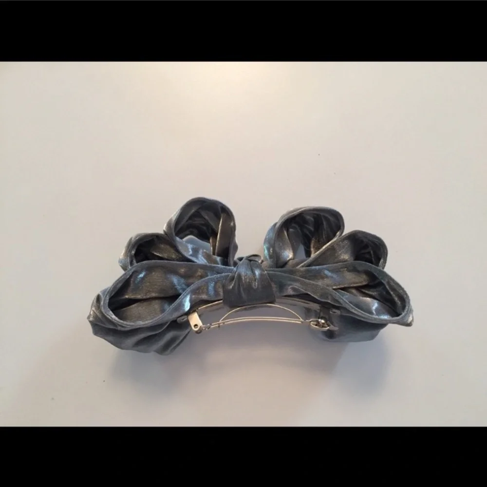 5 pieces of colorful fancy Y2K hair accessories black pink gray purple and blue
